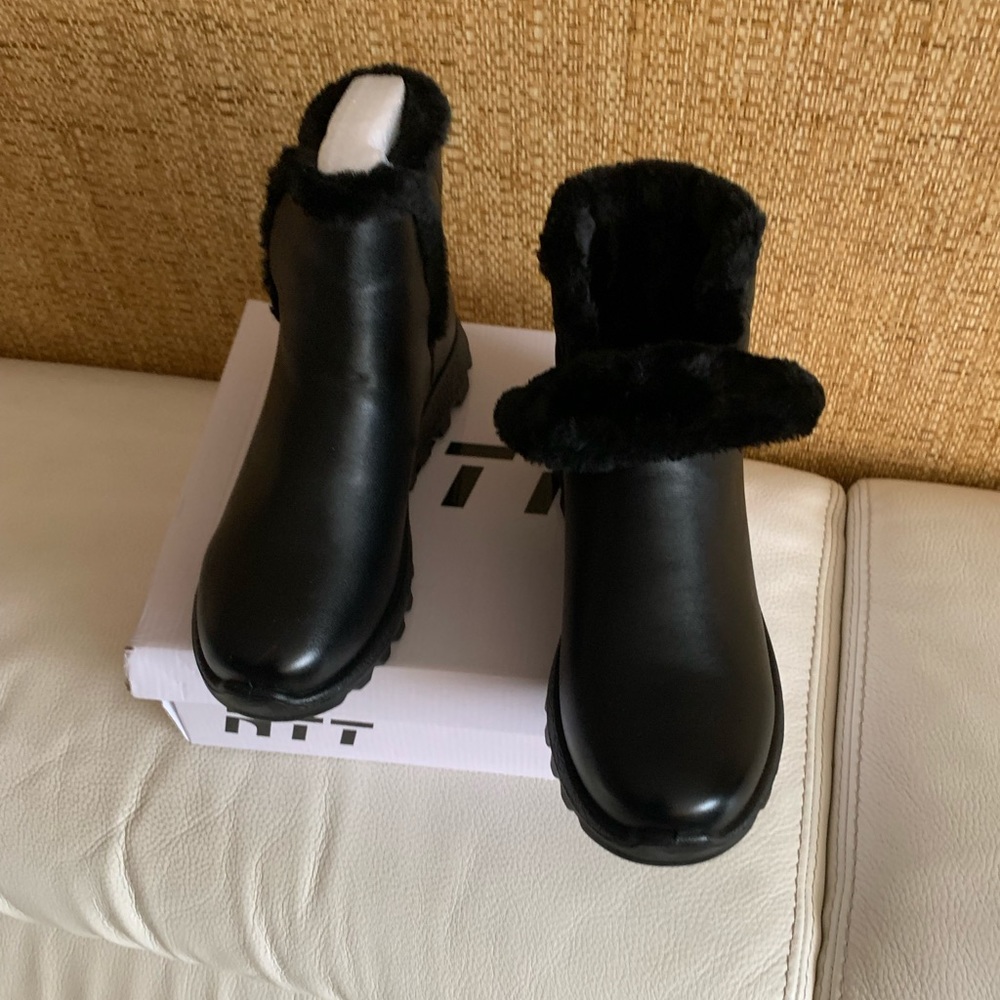 New in Box NTT Black Boots. Size 9.5/10. EU 41(small to size)